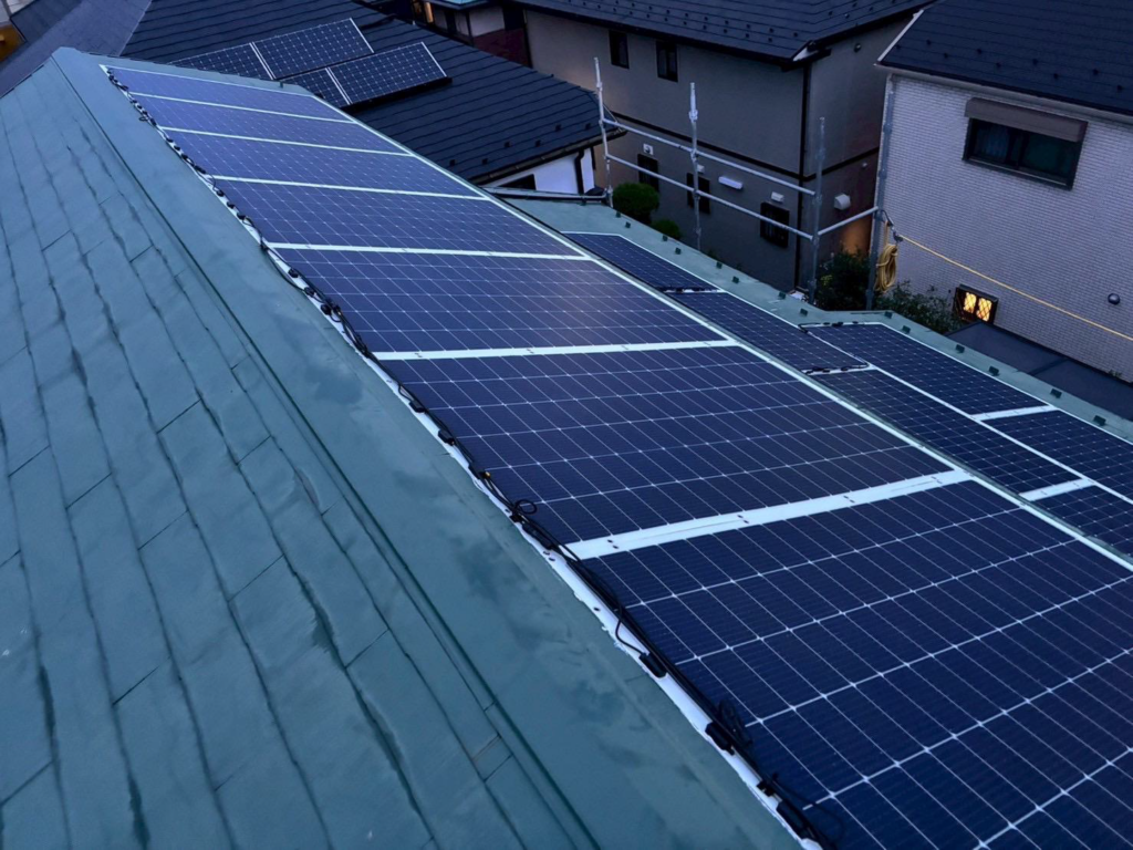 設置された太陽光パネル