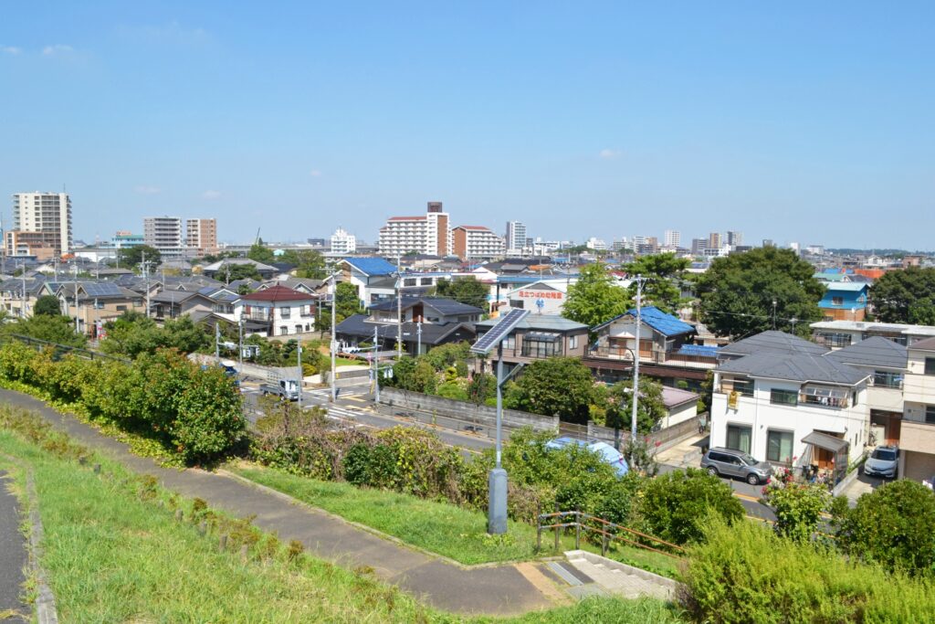 足立区古千谷本町・舎人地域の町並　舎人公園からの景色　アイキャッチ画像