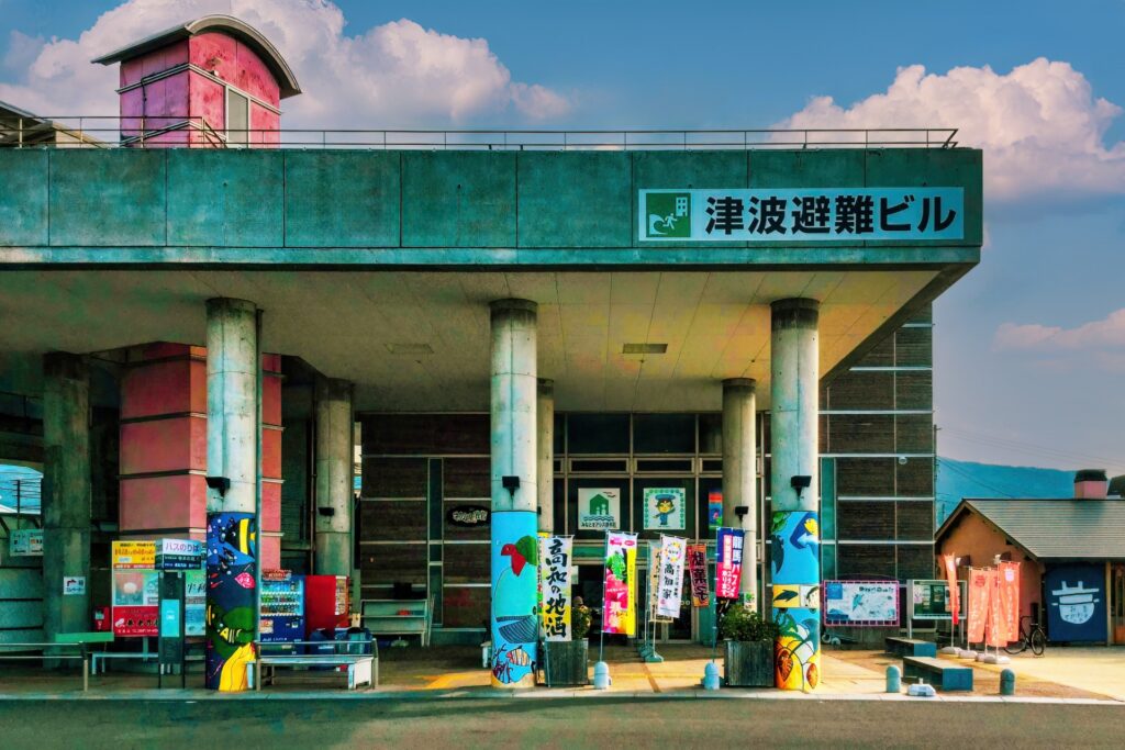 津波避難ビルも兼ねる、奈半利駅の物産館